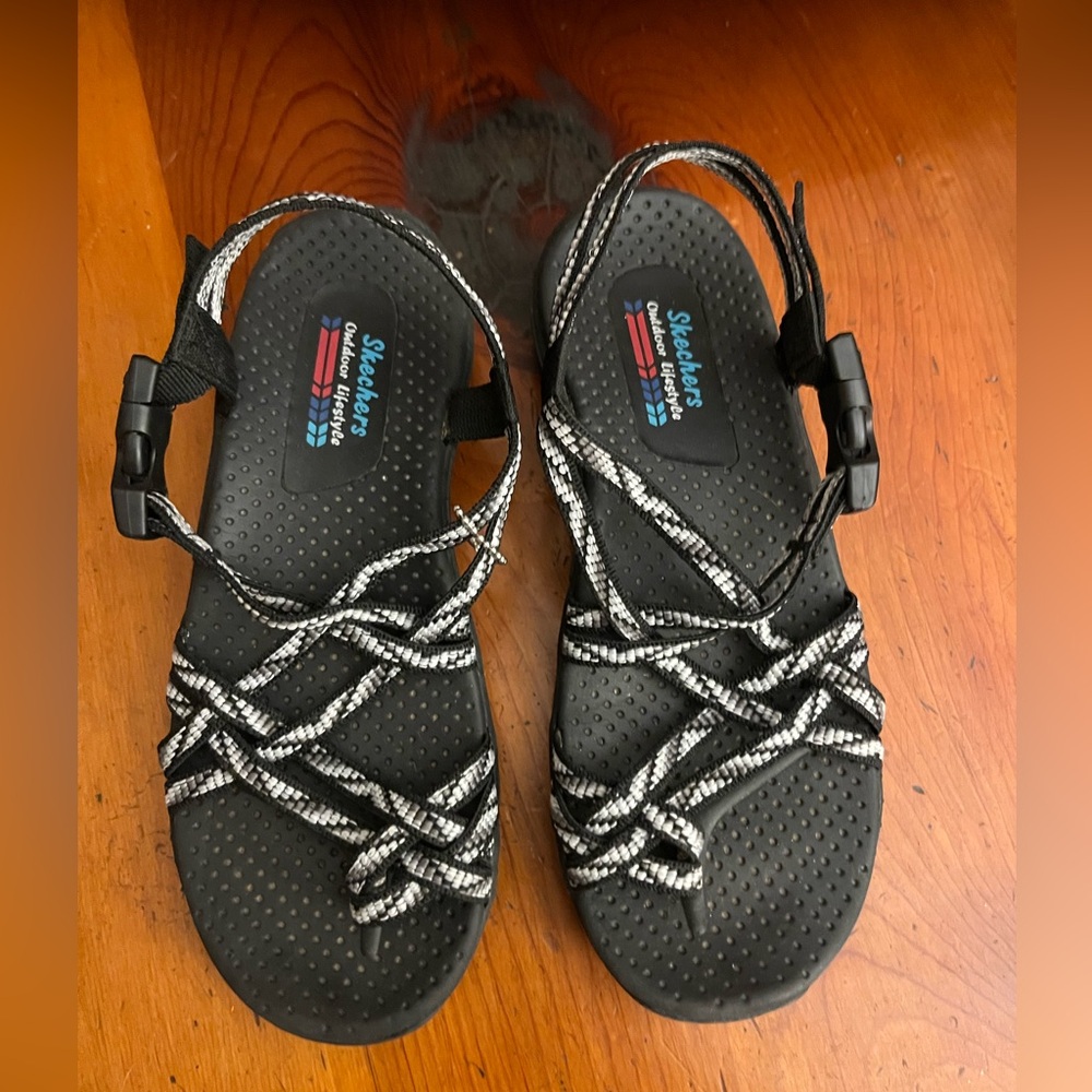 Women’s Skechers Black and White Outdoor Sandals Size 7